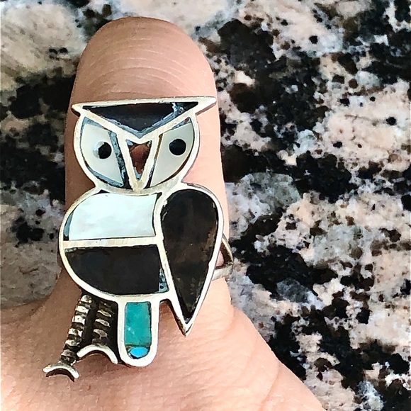 ⭐️💲SOLD💲⭐️ Vintage Sterling Silver & Stones Navajo Owl Ring - Picture 3 of 16